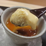 麻布十番 ふくだ - 栗の自然な甘さと出汁のうまみがマッチしています。