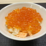 麻布十番 ふくだ - イクラをたっぷりとかけて。くどさもなくイクラを堪能しました。