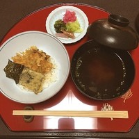 一宝 本店 - 天丼♡
                お高いけど、雰囲気代やね〜天婦羅はそこまで...