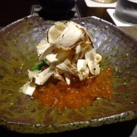 日本料理 晴山 - 小松菜の胡麻和え、松茸、いくら添え。