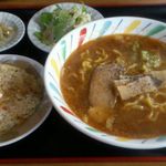 リトルチャイナ - みそラーメンと半チャーハンのセット 700円