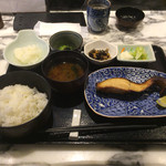 炭火魚 旬彩料理 坂本 - 銀ムツ香味焼き定食、950円