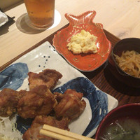 焼き鳥 平良 - 鳥の唐揚げ定食