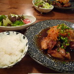 La むめい狼 - 【2010.6.26】定食にはサラダ、ご飯、お味噌汁がつきます♪
