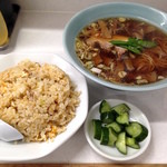 珍々軒 - ラーメン（500円）＆炒飯（700円）