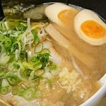 あぐら家 - 味玉豚骨ラーメン