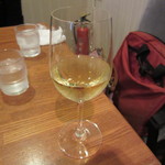 レストラン・サカキ - 20151027　グラス白ワイン840円