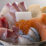 いけす割烹谷久 - 料理写真:主船司海鮮丼