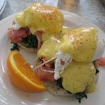 the Kracked egg - サーモンエッグベネディクト