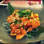 焼き鳥と水炊き 烏丸 - ササミユッケ　600円