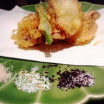 輪だち - タコの天ぷら〜(^^)お塩が3種類もあって、これまた美味しかったし❤️