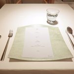 レストランエール - 店内のテーブル席の風景です