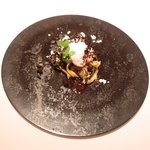 レストランエール - ランチコース 4752円 の山形牛のすじ肉の煮込み 自家製タリアテッレ、カカオ、フランス料理との相性