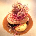 レストランエール - ランチコース 4752円 の石川県産の真鱈のムニエル、白子、牡蠣、ビーツ、インカのめざめ、ノーザンルビー、シャドークイーン