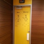 マクドナルド - トイレは男女共同です(*_*)