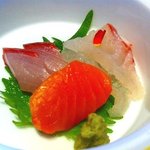 鮨・日本料理 暦 - 手まり弁当１段目　刺身