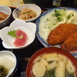 のざき - あじフライ定食(７８０円)スーパーとかとフライの形が違います。