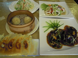 Gyouzamonogatari - 焼餃子、小籠包等飲茶と炒め料理のコラボ(例)
