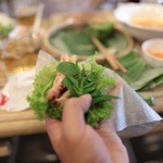 QUÁN ĐẶC SẢN NINH HÒA - 生春巻き巻き①