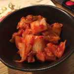 炭火焼肉ホルモン 徳臓 - 2015.10. キムチ