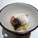 エクアトゥール - 天然の舞茸のスープ
      　フォアグラのポワレ
      　鰻の炭火焼き
      　黒トリュフ