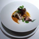 エクアトゥール - 甘鯛の鱗焼きと、鮑
      　甲殻類のソース