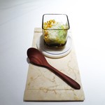 エクアトゥール - マンゴーと、パッションフルーツ
      　ハーブのジュレ
      　ライチのソルベ
      　ヨーグルト