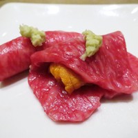 焼肉うしごろ 西麻布本店 - リブシンのウニ巻き