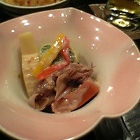 鉄板焼おおみ - ｻﾗﾀﾞでも美味なﾎﾀﾙｲｶ