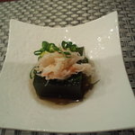 青海苔・・　と蟹　　一番先のお料理らしいよね♪