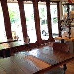 カフェ・ ダ・ コテ・ ベルグの4月 - 