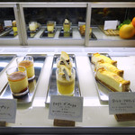 AU GAMIN DE TOKIO table - ショーケース