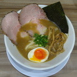 ラー麺 陽はまた昇る 伏見稲荷駅前本店 - とんこつラー麺