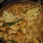 Kankoku Yatai Kei Pocha - 厚揚げと餃子を鍋に
