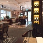 The Waterfall - 内観です、テラス席も有ります