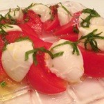ラ･スコリエーラ - 水牛のモッツアレラとフルーツトマトのカプレーゼ