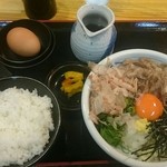 手造りうどん 楽々 - 肉ぶっかけ定食(冷)