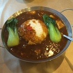 龍華楼 - 麻辣カレー（ホルモン） 750円