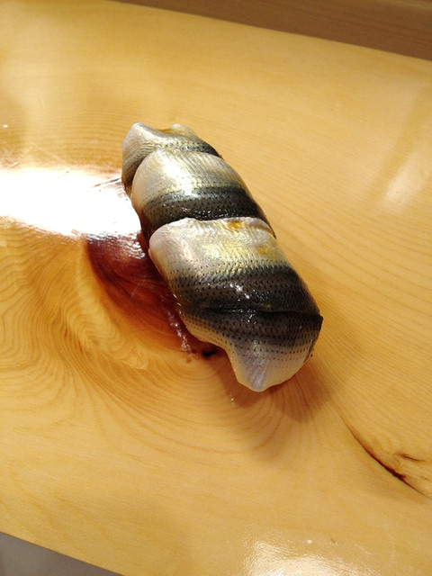 晃寿司 - 新子三枚づけ