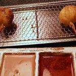 芸術屋 串藝 - 左・？、右・椎茸