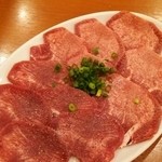 焼肉 山河 - 上タン塩！680円！