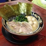 神山 - H.27.10.29.夜 濃厚とんこつ醤油ラーメン 680円+トッピングうずら5個 150円