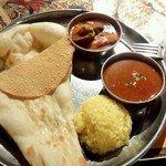 インド料理 ムンバイ - カレー二種のお値打ちランチ