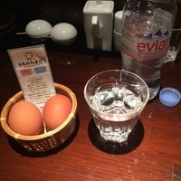 赤坂うまや - ランチはエビアンも飲めるし卵も自由に食べられます！