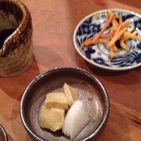 自家製粉石臼挽きうどん 青空blue 本店 - 味噌豆腐と突き出し