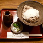 Teuchi Inakasoba Oki - 山かけそば 800円 滑らかな喉ごしのとろろを冷たいお出汁で。