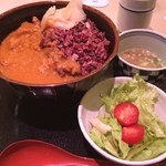 尾崎幸隆 丼 - まぐろカレー