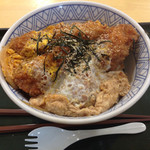 Honami Daishokudou - 季節限定かな？カキとじ丼。