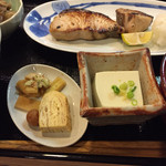 旬菜 みつや - ぶりの塩麹焼き(¥980)