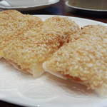 家全七福酒家 SEVENTH SON RESTAURANT - マンゴーと海老のすり身のゴマ風味揚げ